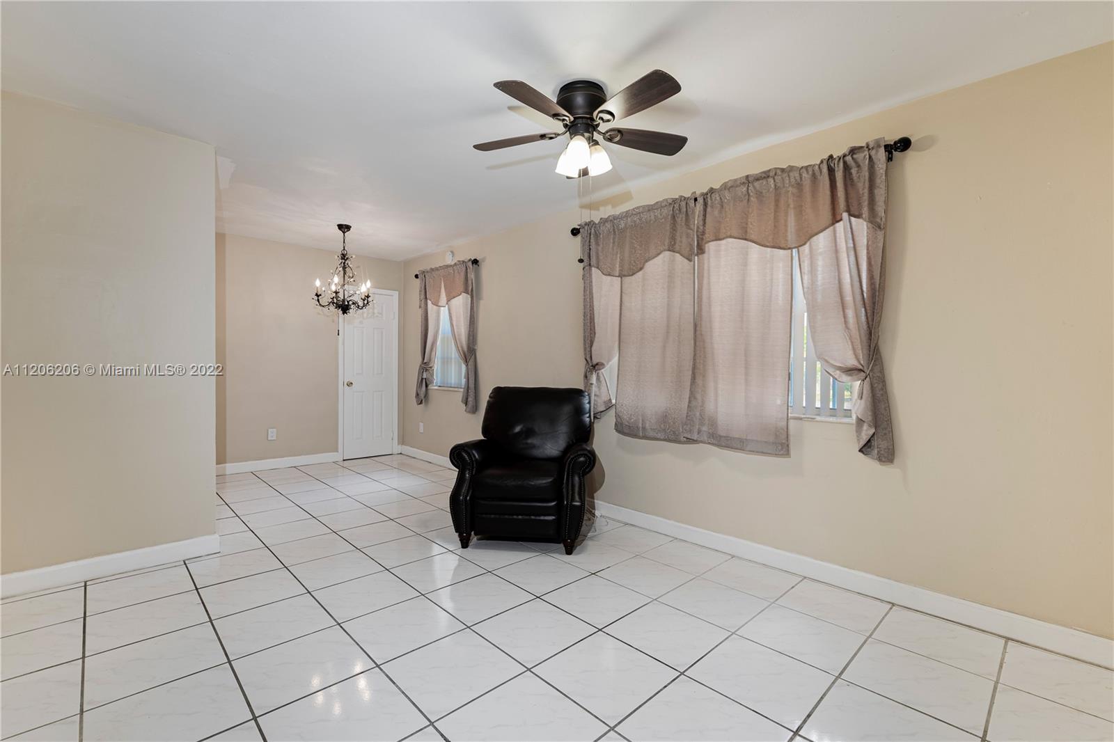 SO MIAMI HEIGHTS MANOR - Residential