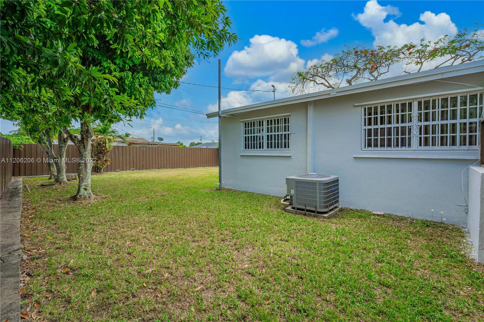 SO MIAMI HEIGHTS MANOR - Residential