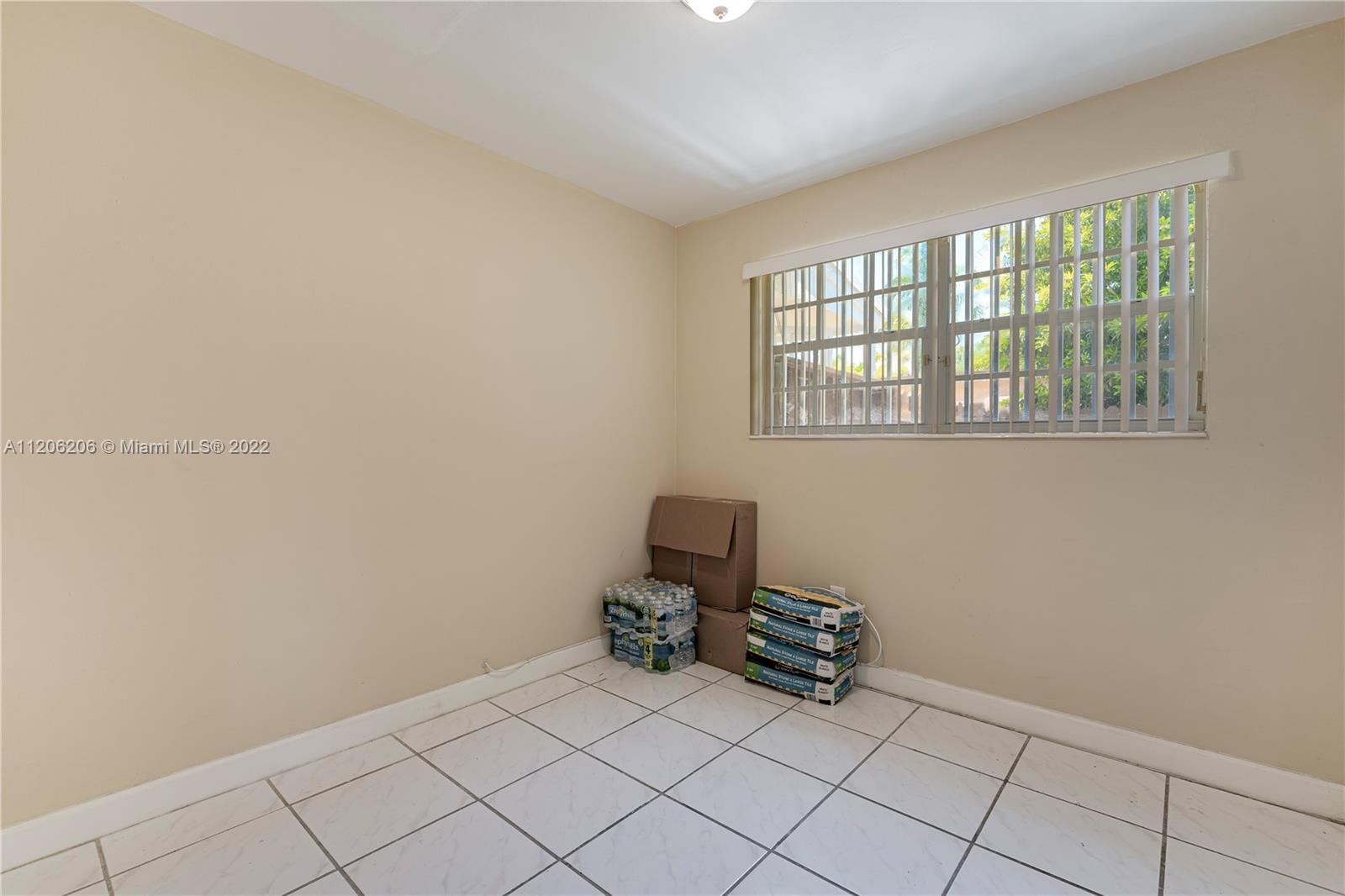 SO MIAMI HEIGHTS MANOR - Residential