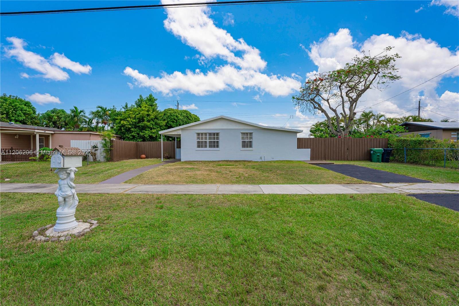 SO MIAMI HEIGHTS MANOR - Residential