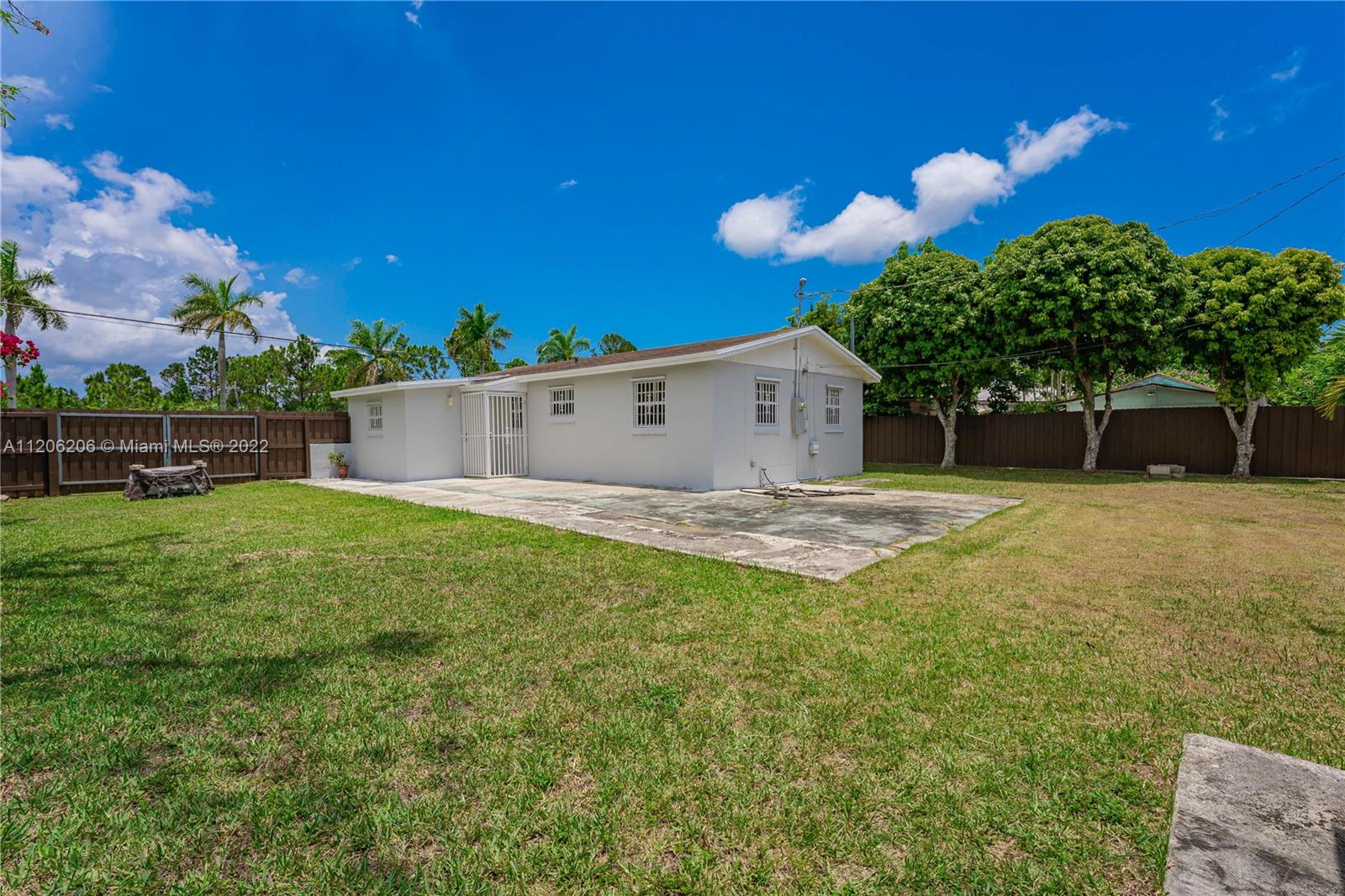SO MIAMI HEIGHTS MANOR - Residential