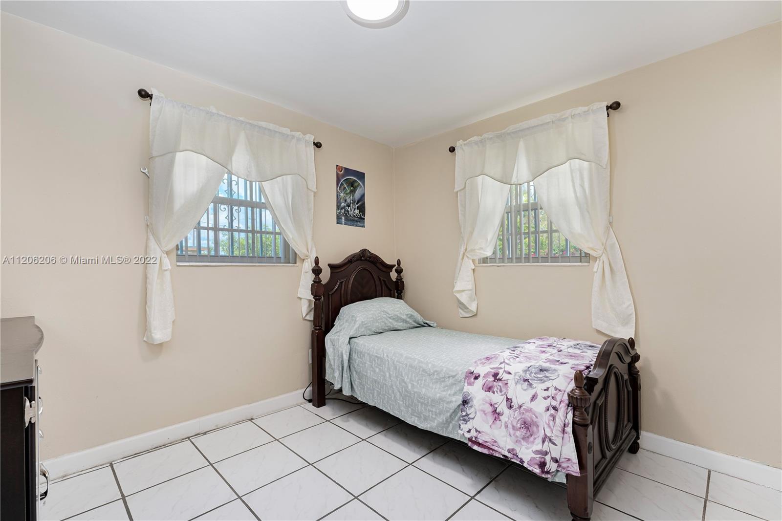 SO MIAMI HEIGHTS MANOR - Residential