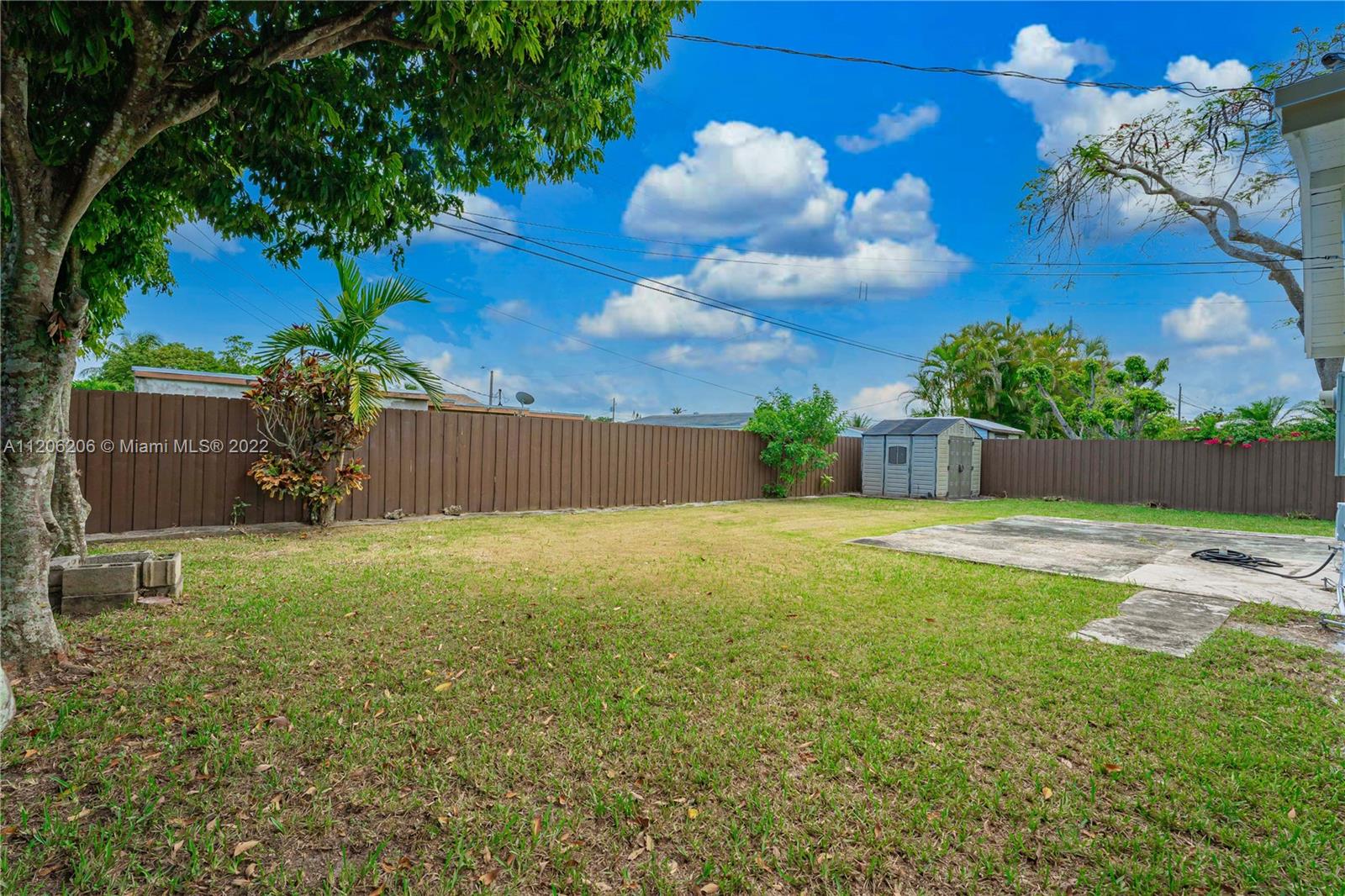 SO MIAMI HEIGHTS MANOR - Residential