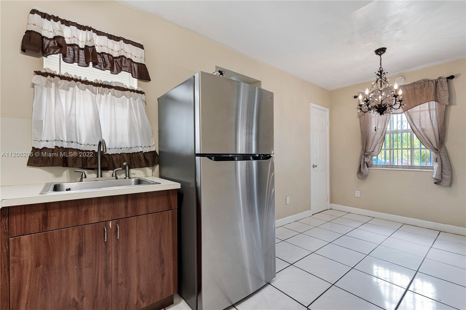 SO MIAMI HEIGHTS MANOR - Residential