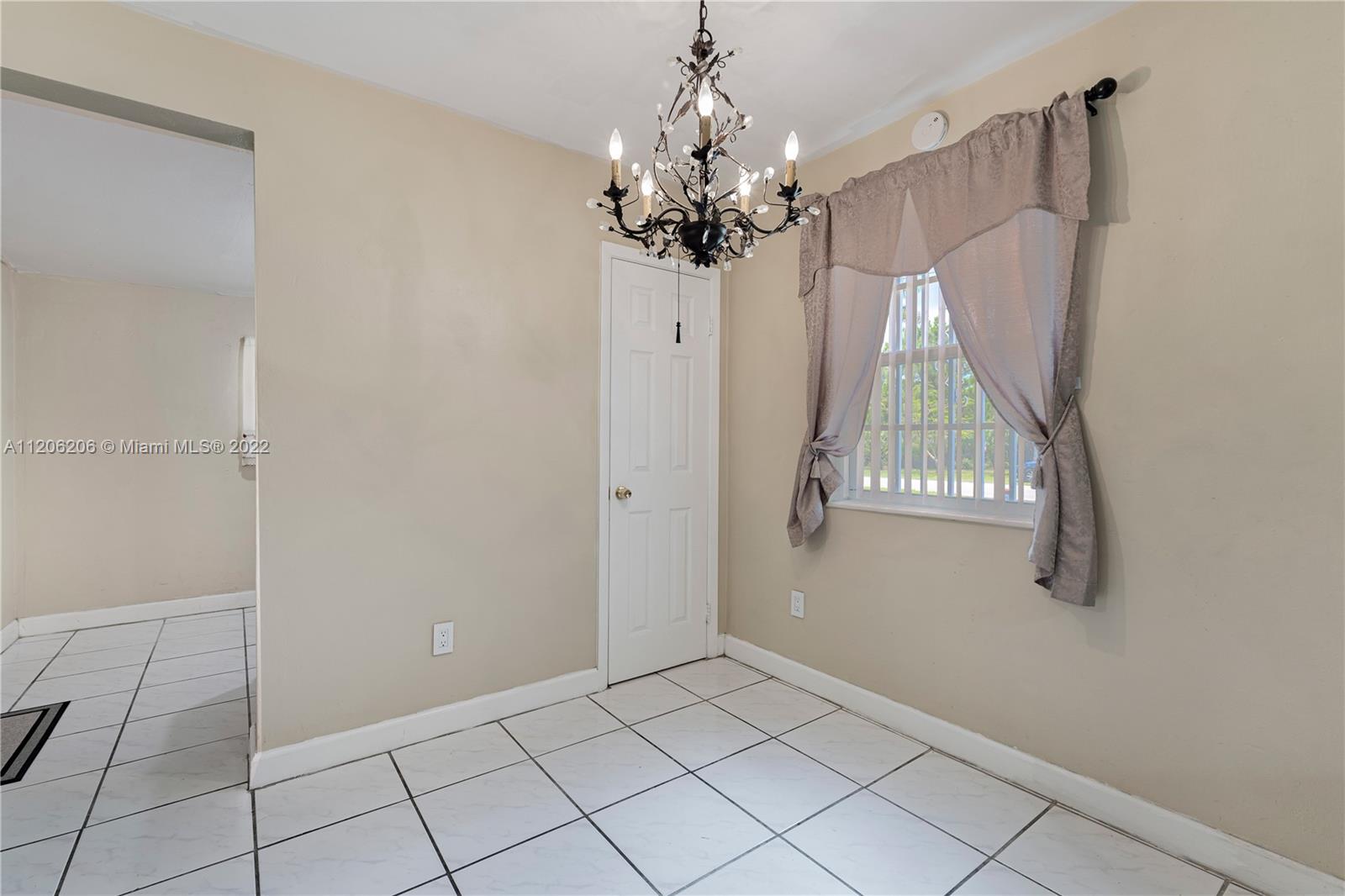 SO MIAMI HEIGHTS MANOR - Residential