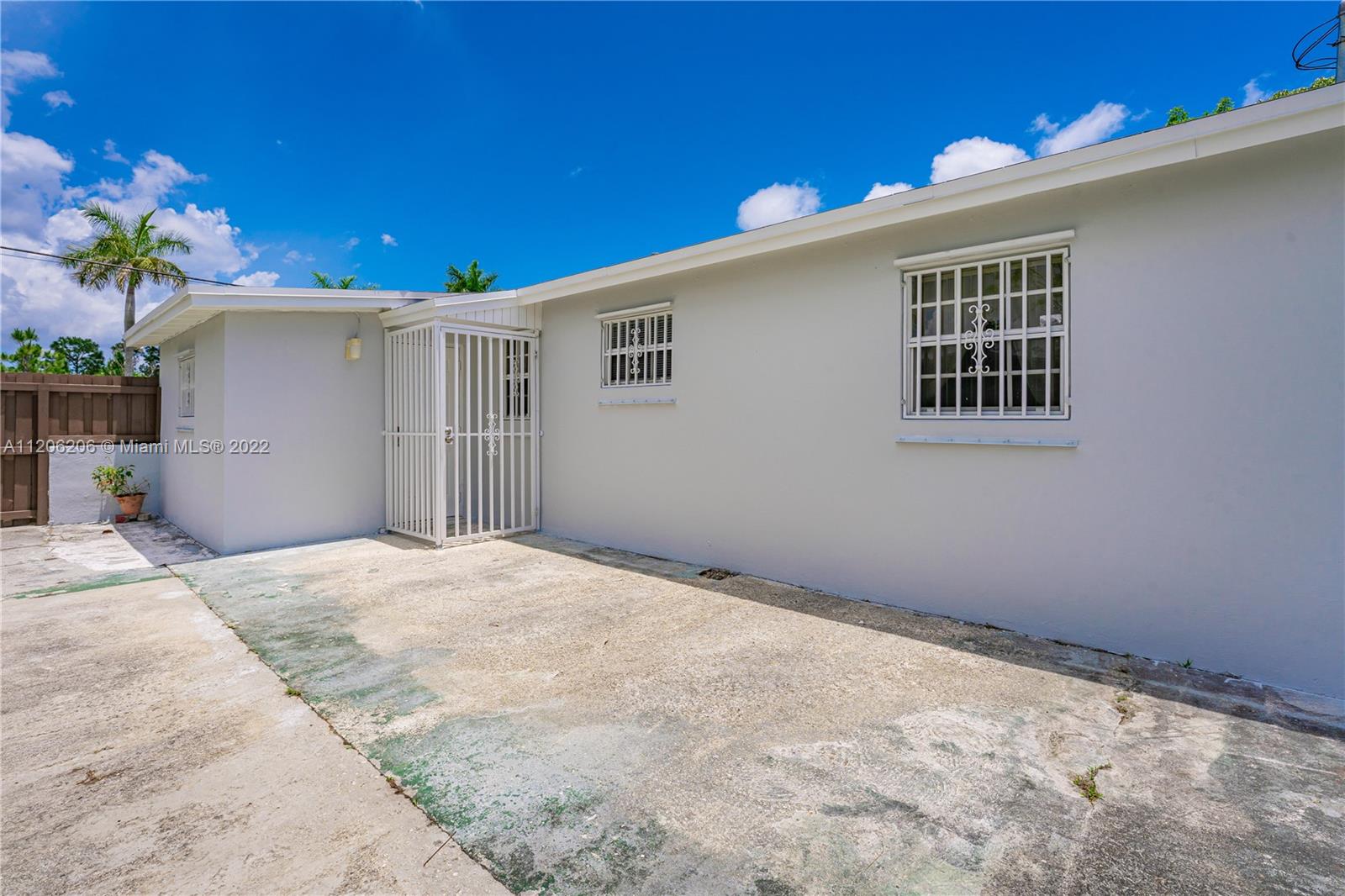 SO MIAMI HEIGHTS MANOR - Residential