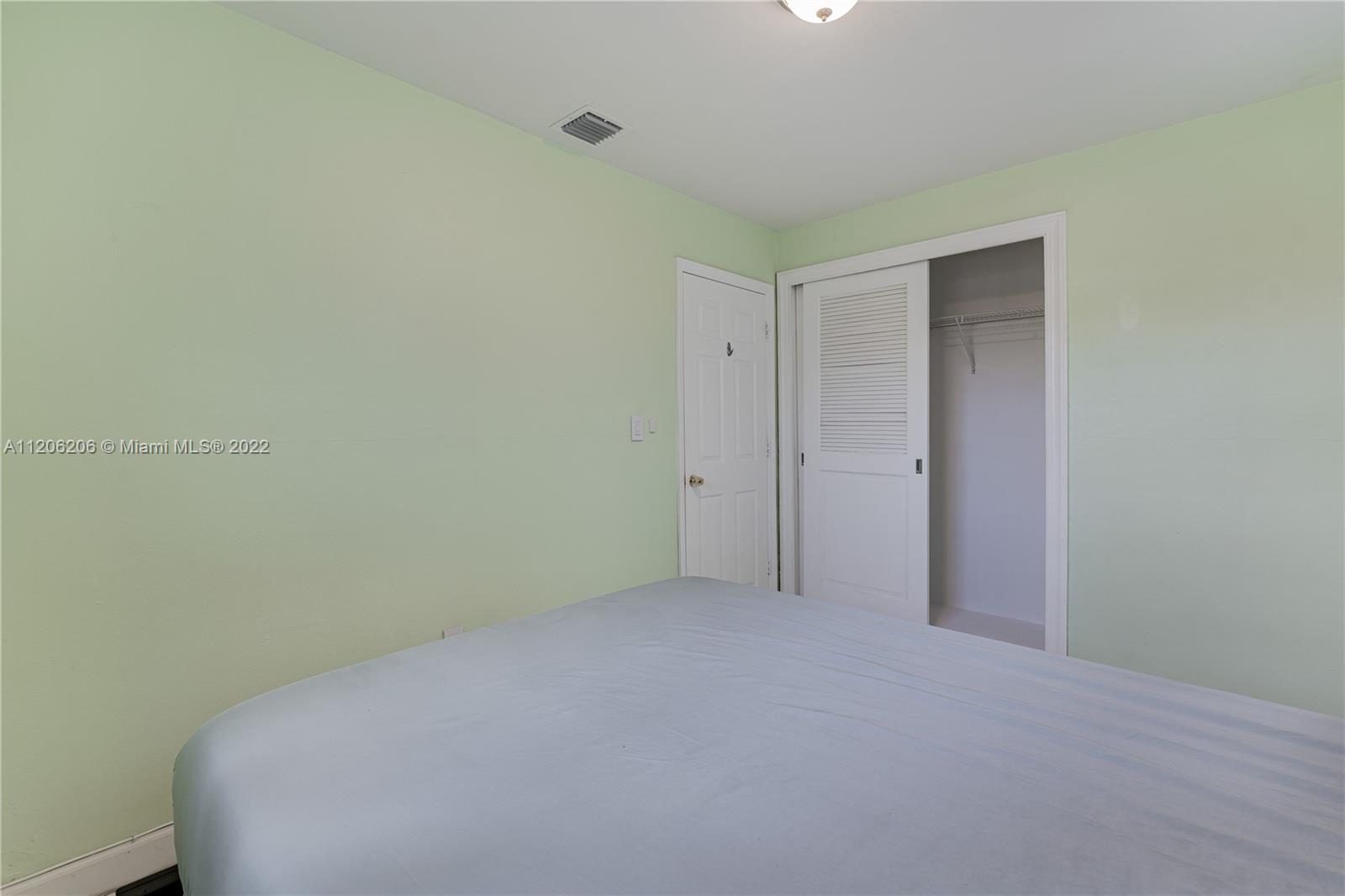 SO MIAMI HEIGHTS MANOR - Residential