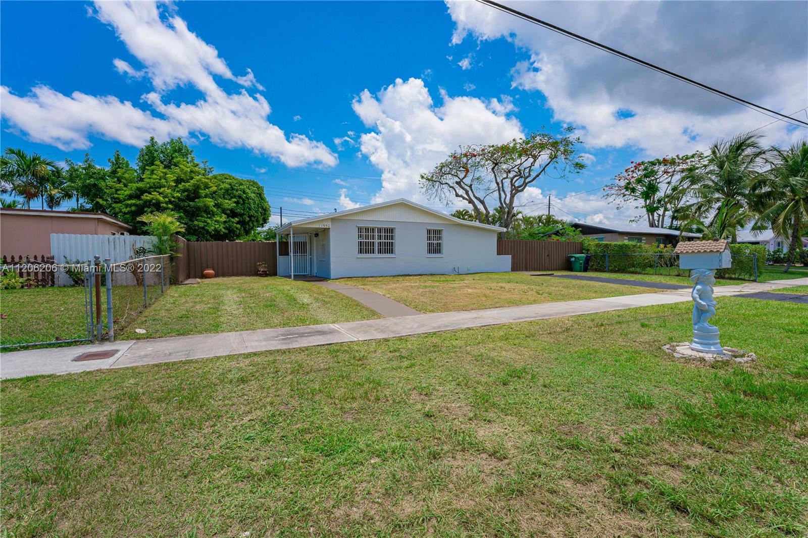 SO MIAMI HEIGHTS MANOR - Residential