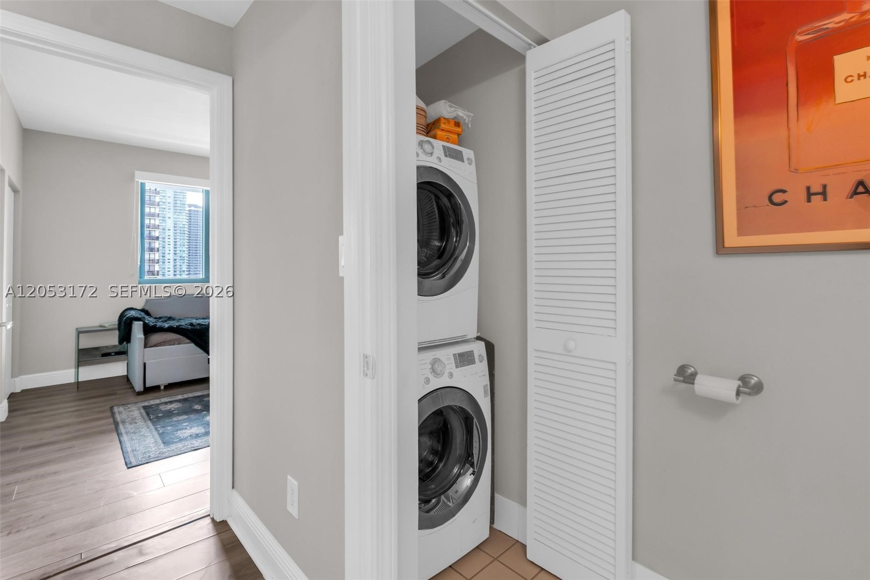 BLUE CONDO - Residential Lease