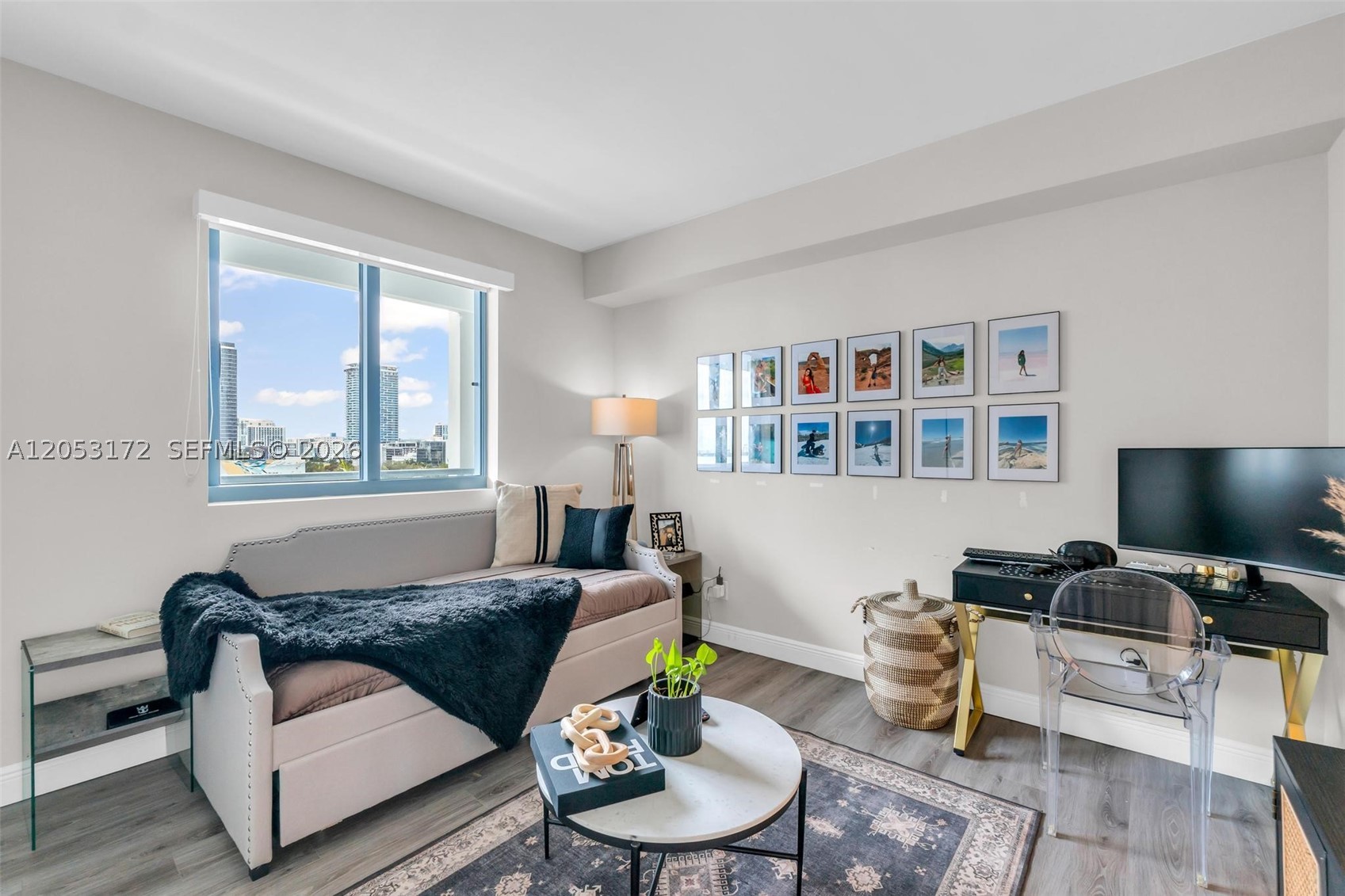 BLUE CONDO - Residential Lease