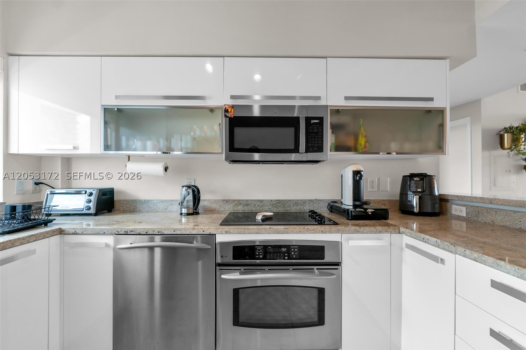 BLUE CONDO - Residential Lease