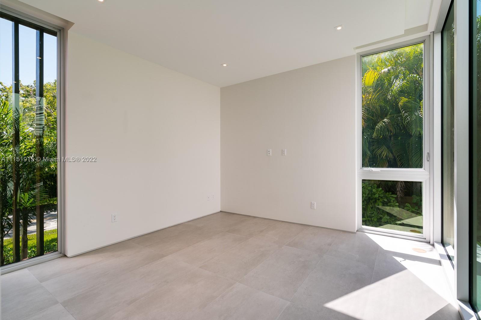 TROPICAL ISLE HOMES SUB - Residential
