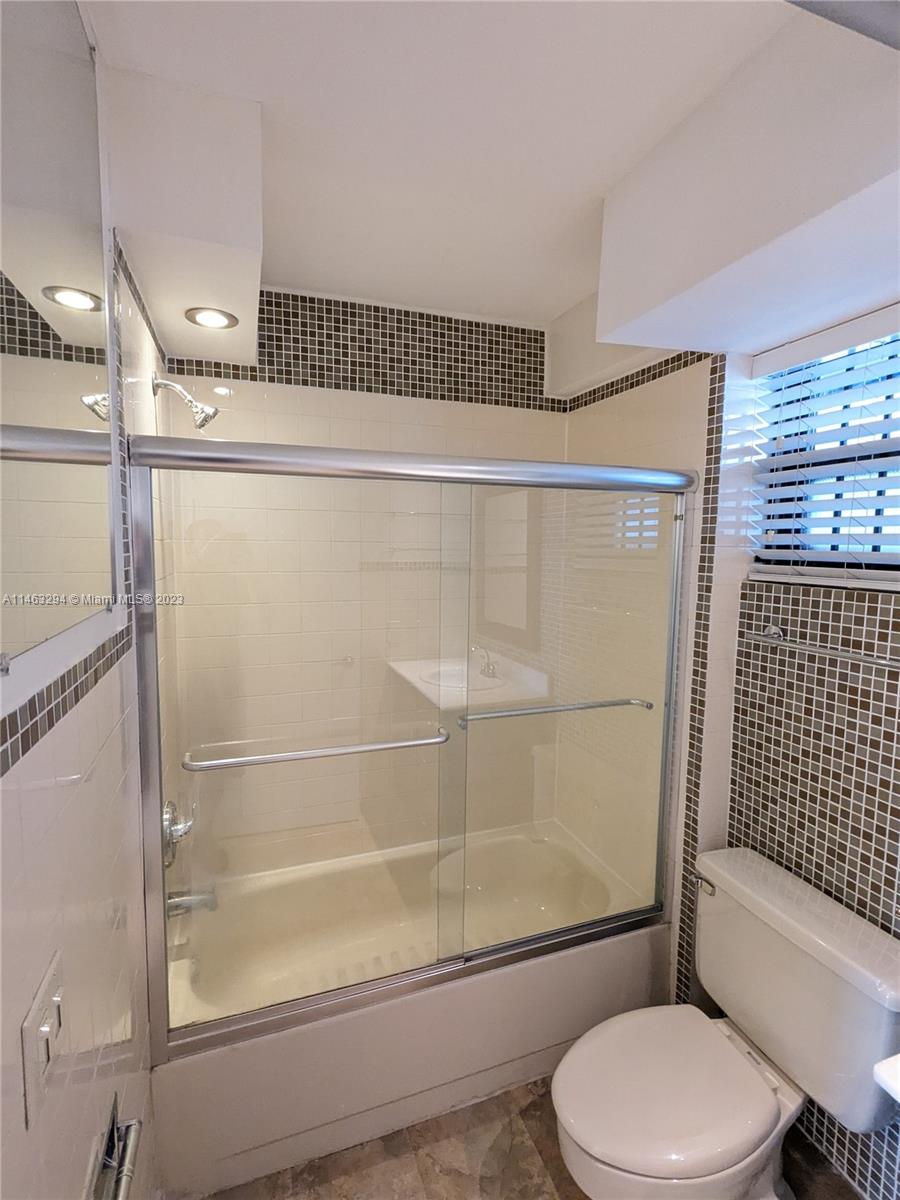 BAYVIEW TOWER CONDO - Residential Lease