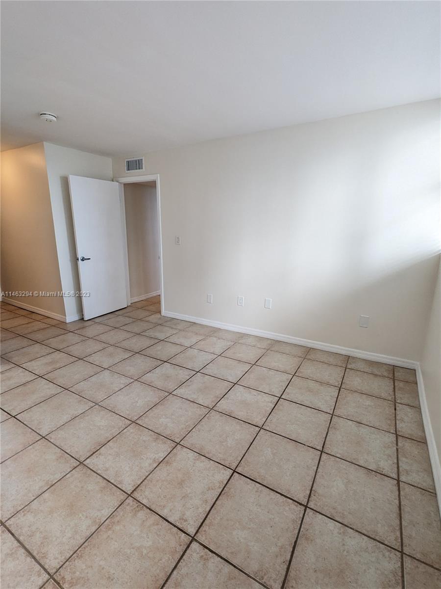 BAYVIEW TOWER CONDO - Residential Lease