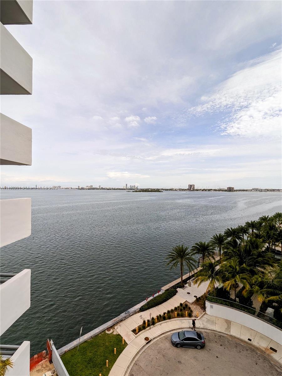 BAYVIEW TOWER CONDO - Residential Lease