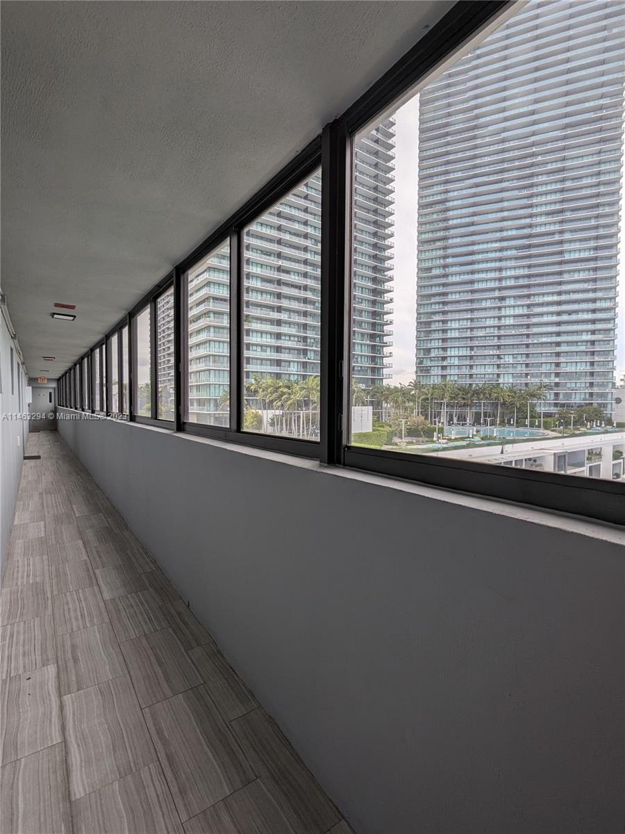 BAYVIEW TOWER CONDO - Residential Lease