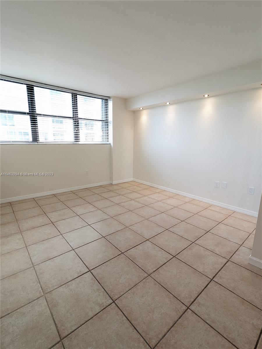 BAYVIEW TOWER CONDO - Residential Lease