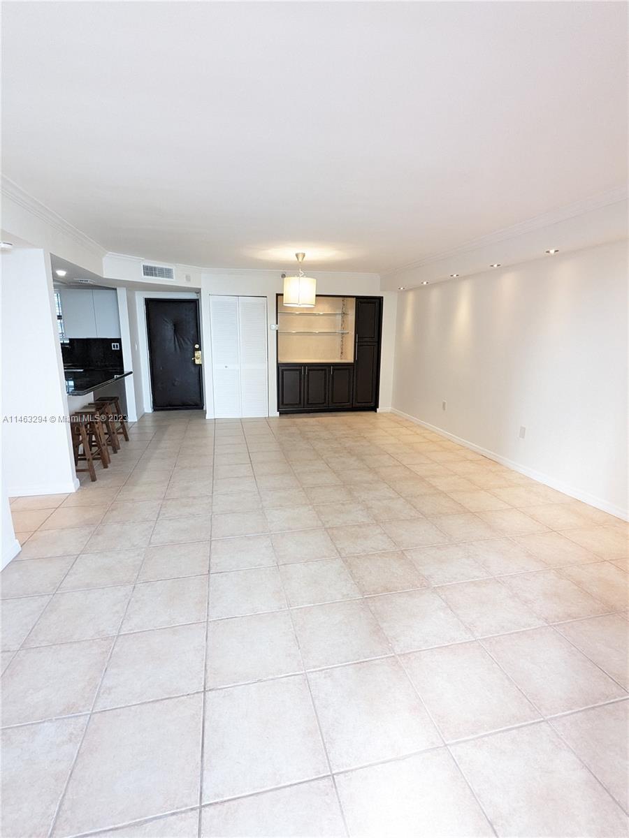 BAYVIEW TOWER CONDO - Residential Lease