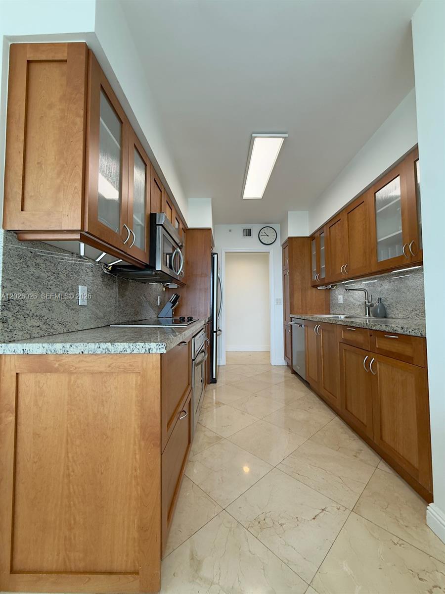 OCEANIA IV CONDO - Residential Lease