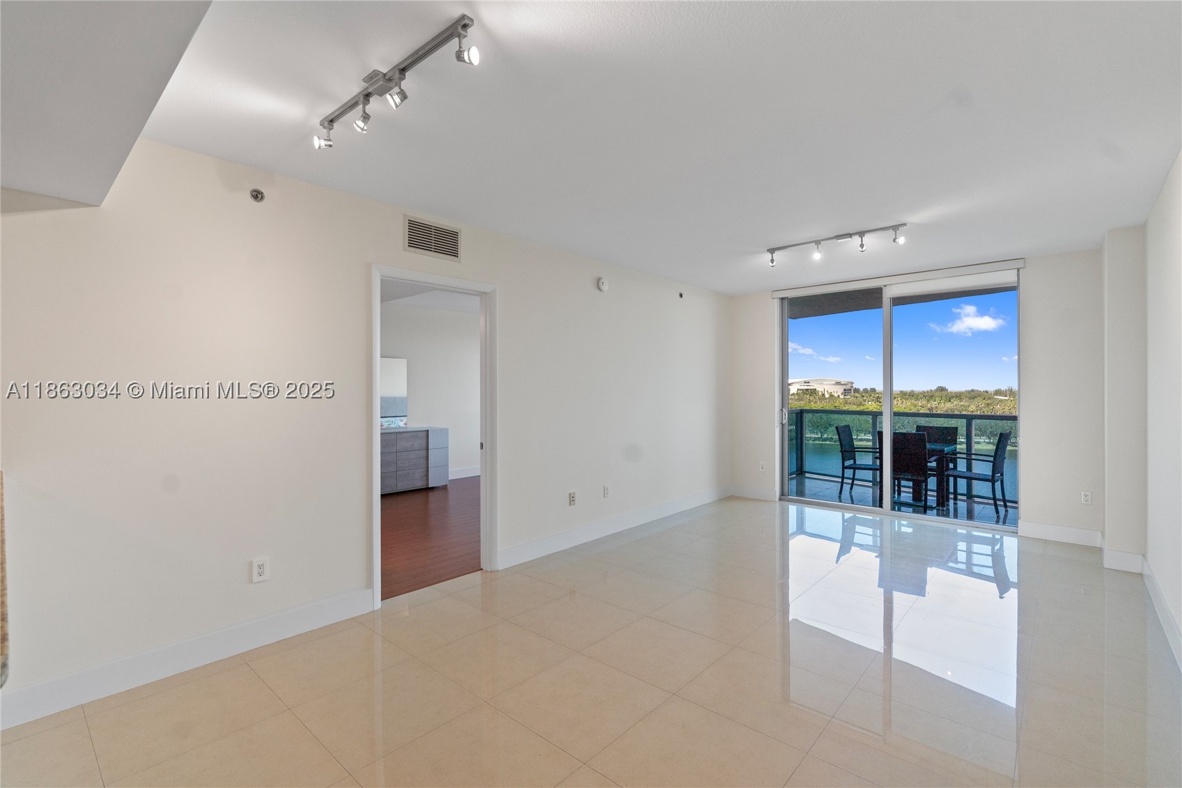 TAO SAWGRASS CONDOMINIUM - Residential