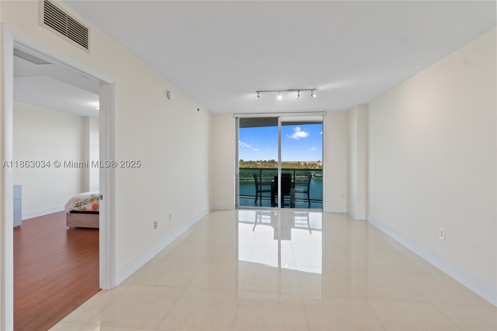 TAO SAWGRASS CONDOMINIUM - Residential