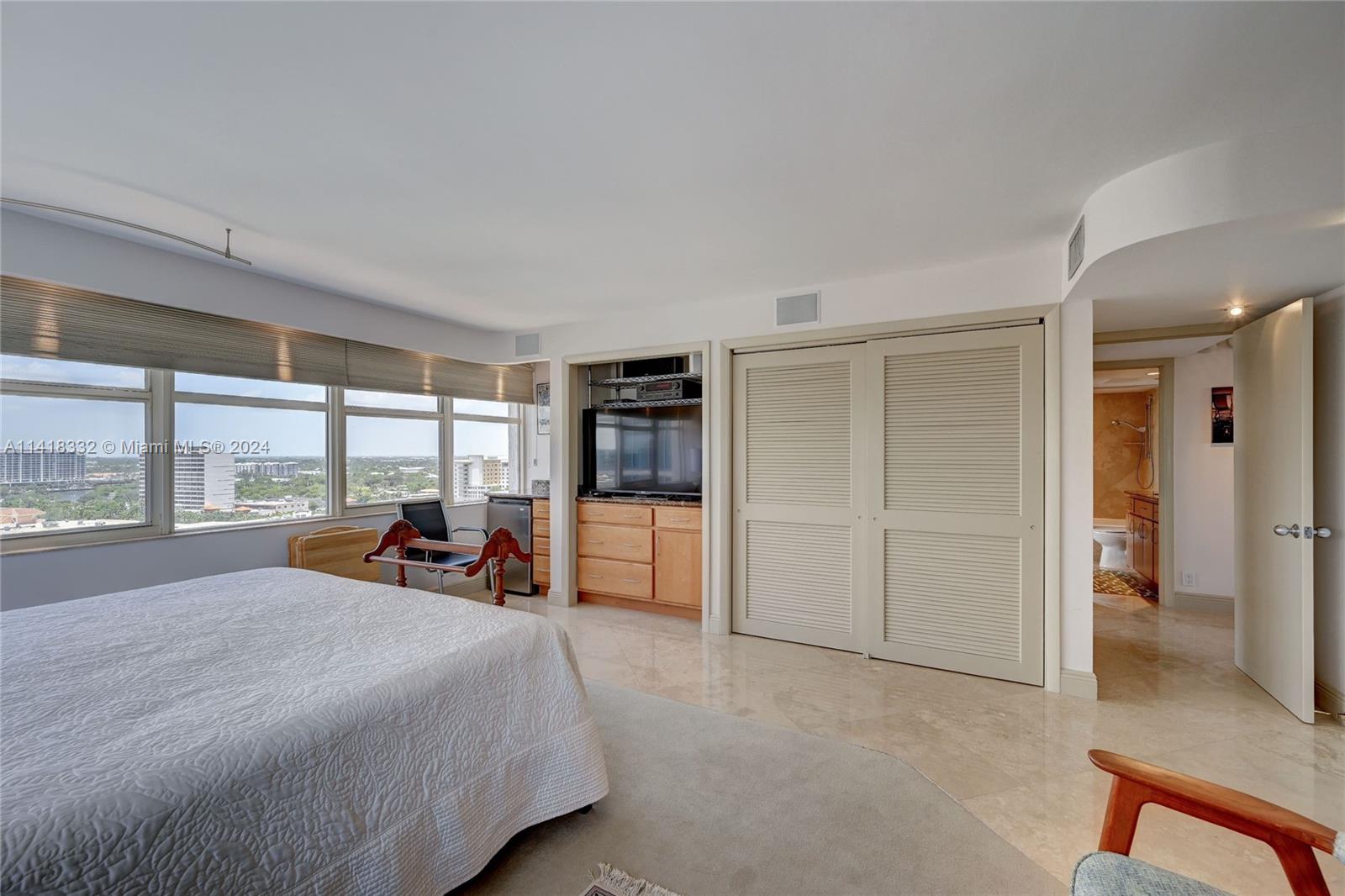 CORINTHIAN ON THE INTRACO - Residential