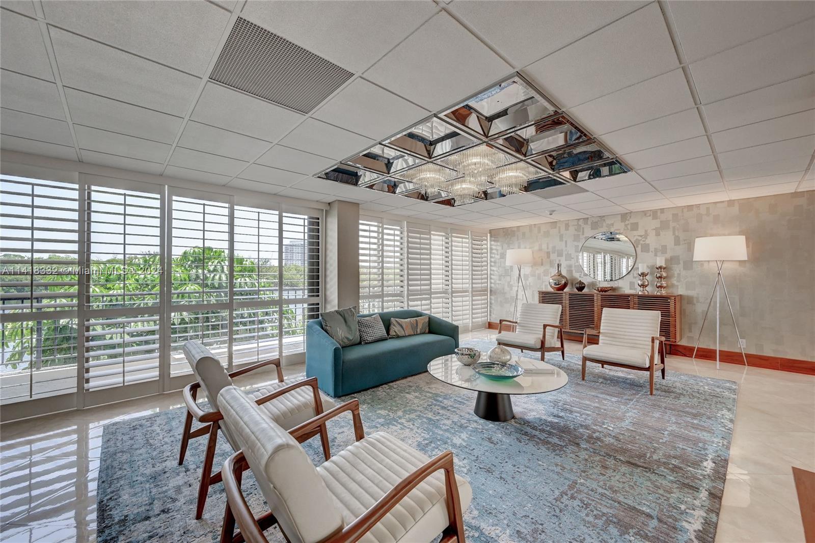 CORINTHIAN ON THE INTRACO - Residential