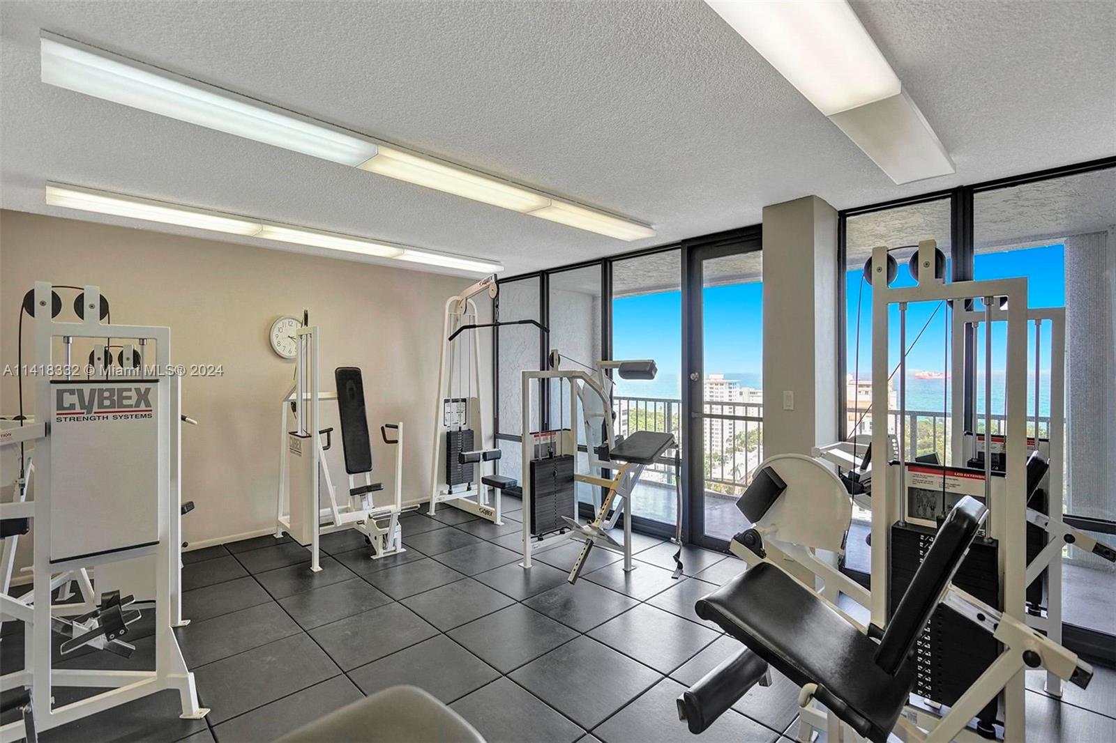 CORINTHIAN ON THE INTRACO - Residential
