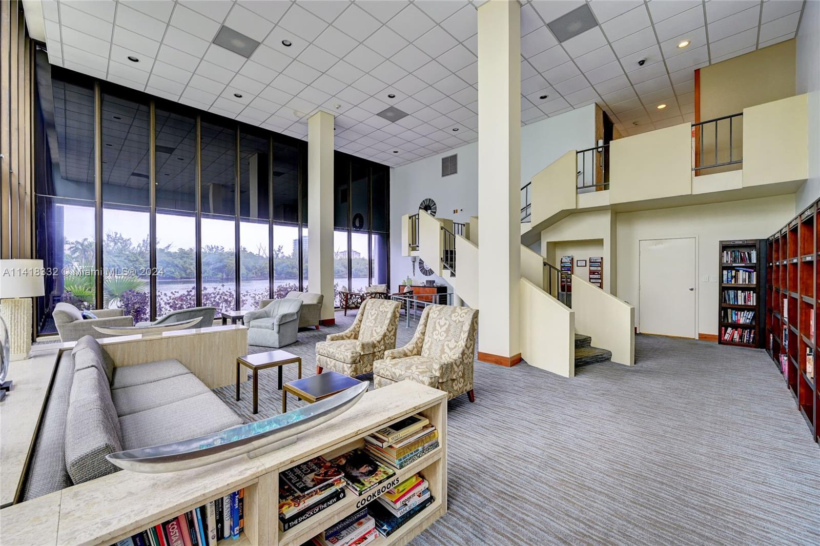 CORINTHIAN ON THE INTRACO - Residential