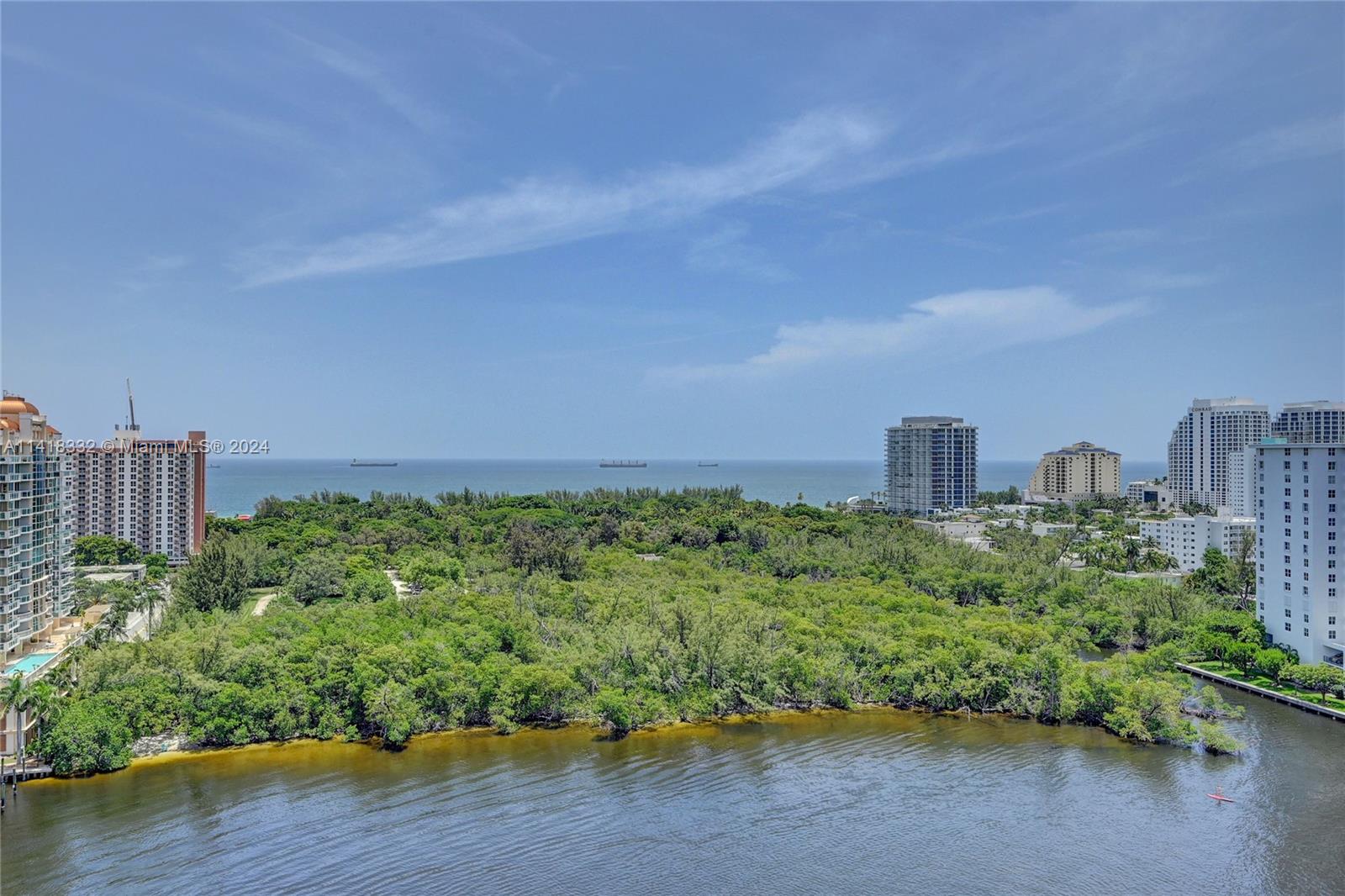 CORINTHIAN ON THE INTRACO - Residential