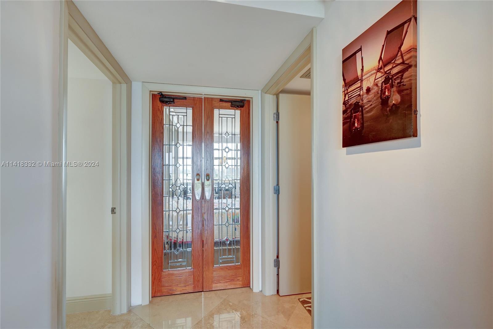CORINTHIAN ON THE INTRACO - Residential