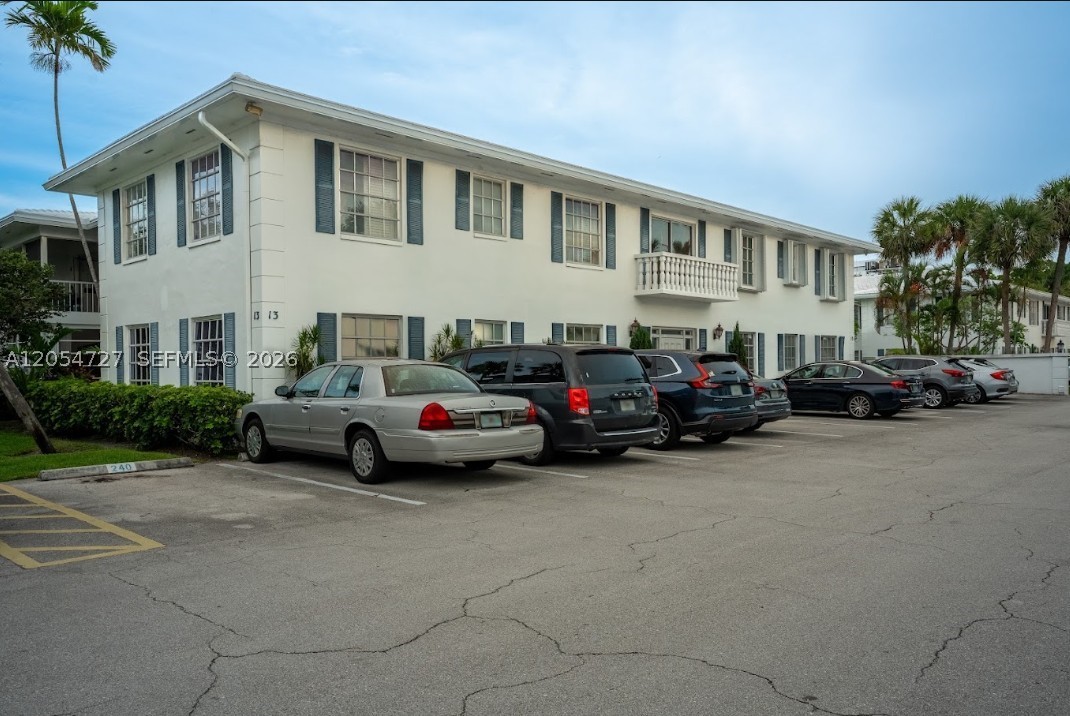 IMPERIAL POINT COLONNADES - Residential