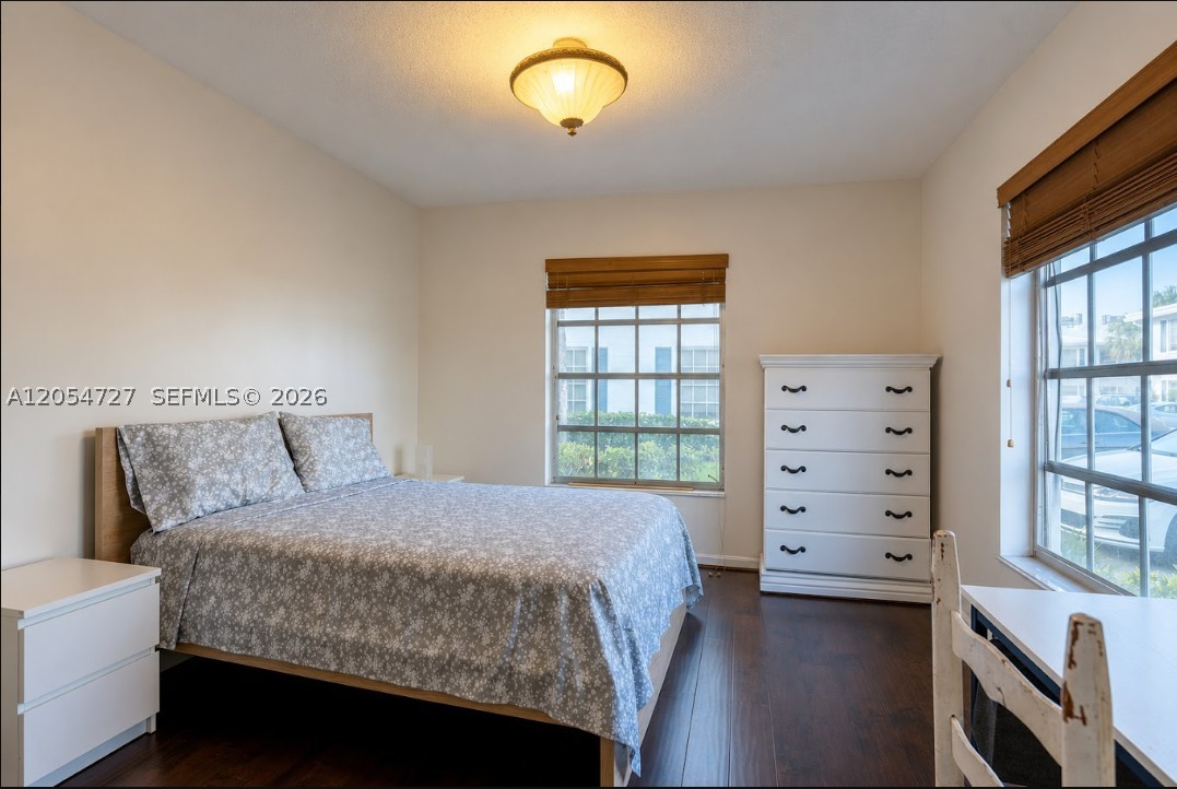 IMPERIAL POINT COLONNADES - Residential