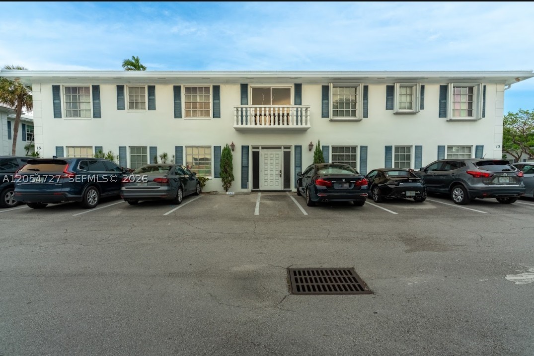IMPERIAL POINT COLONNADES - Residential