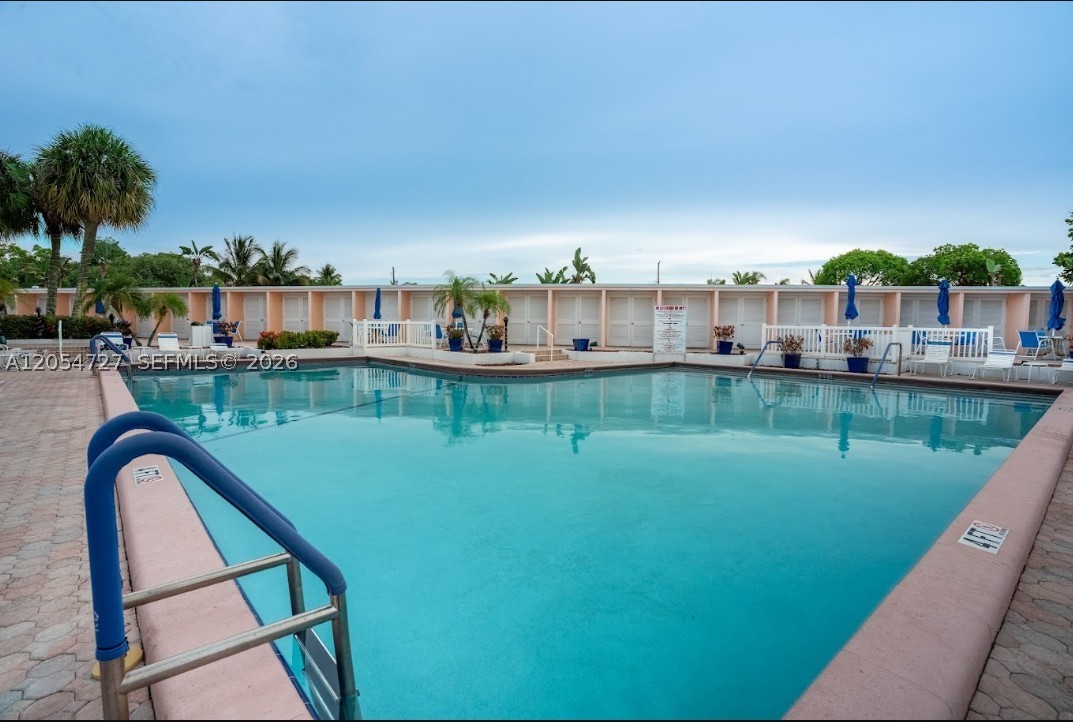 IMPERIAL POINT COLONNADES - Residential