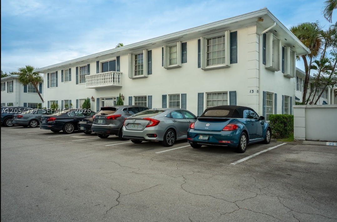 IMPERIAL POINT COLONNADES - Residential