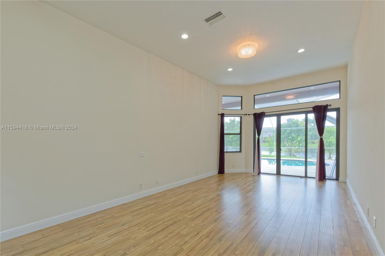 SECTOR 4 - Residential Lease