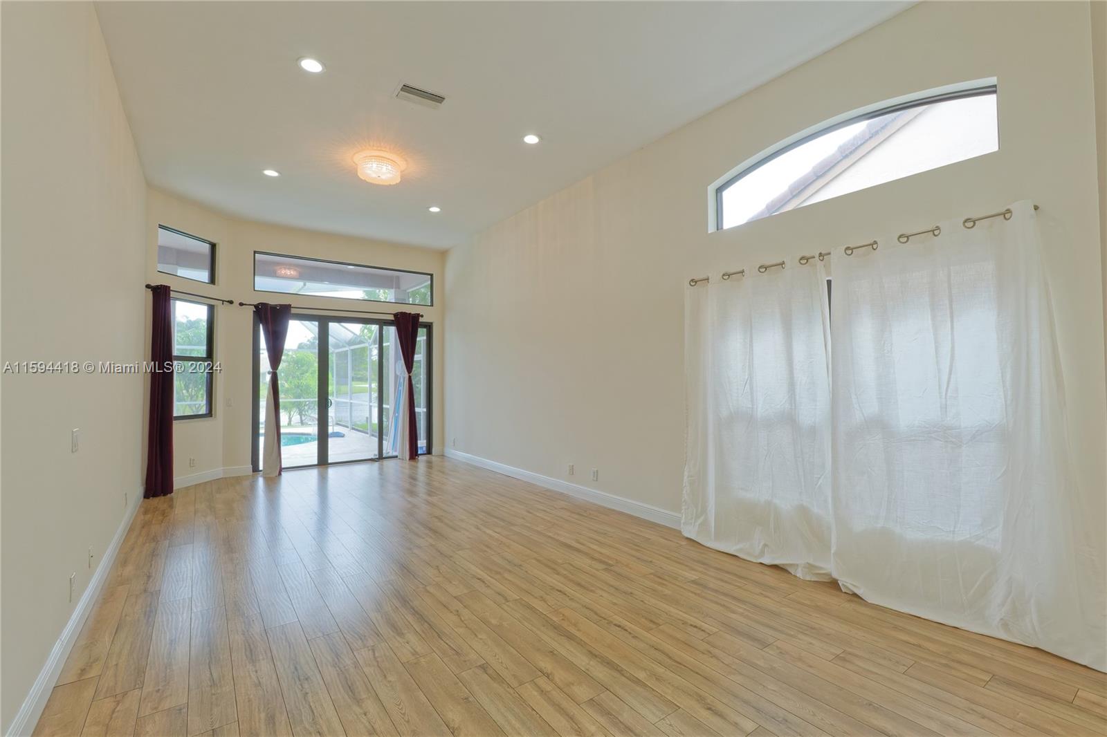 SECTOR 4 - Residential Lease