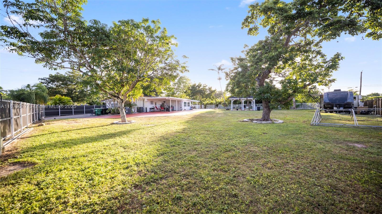 CARIBBEAN ESTATES - Residential