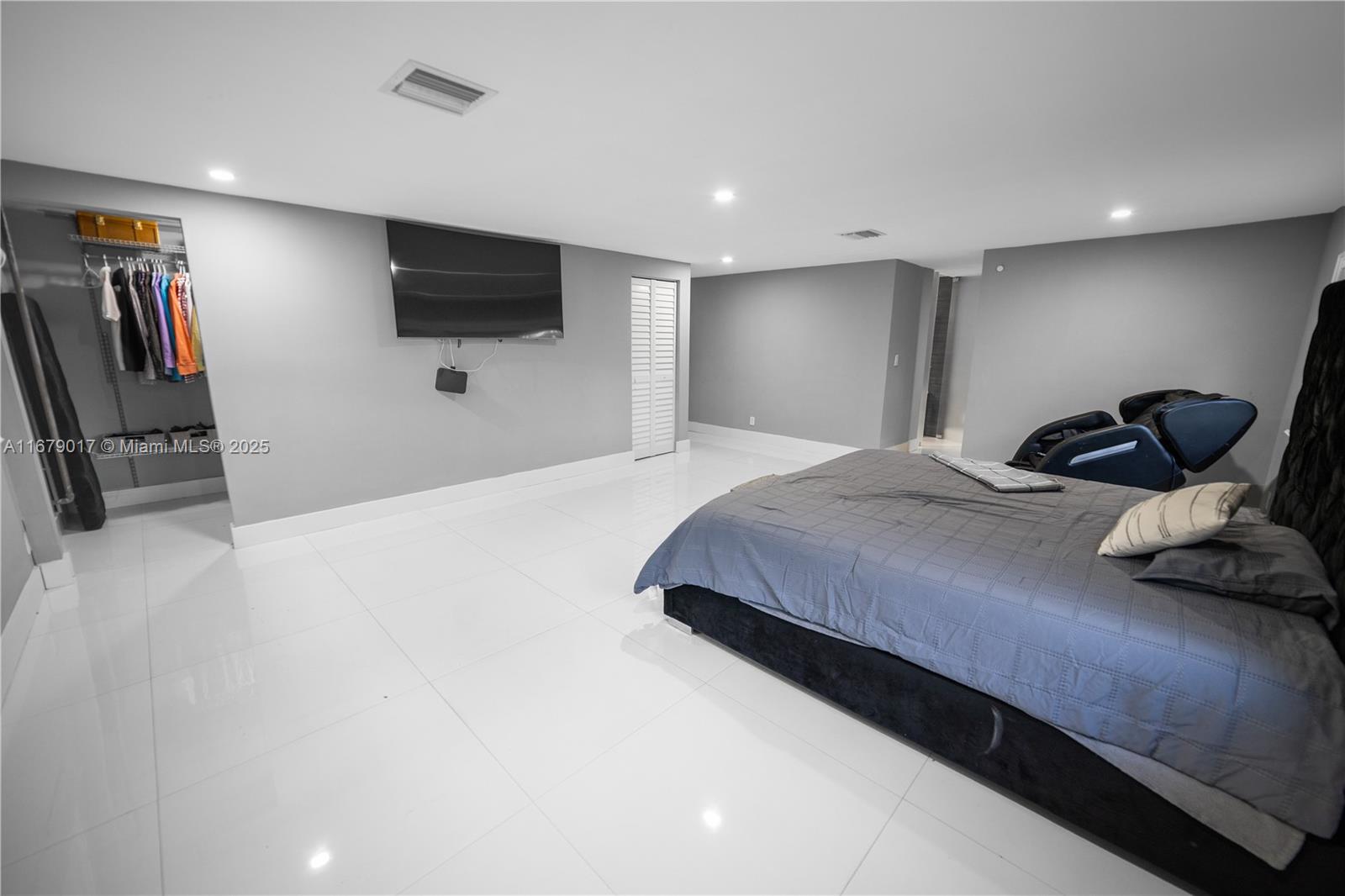 CARIBBEAN ESTATES - Residential