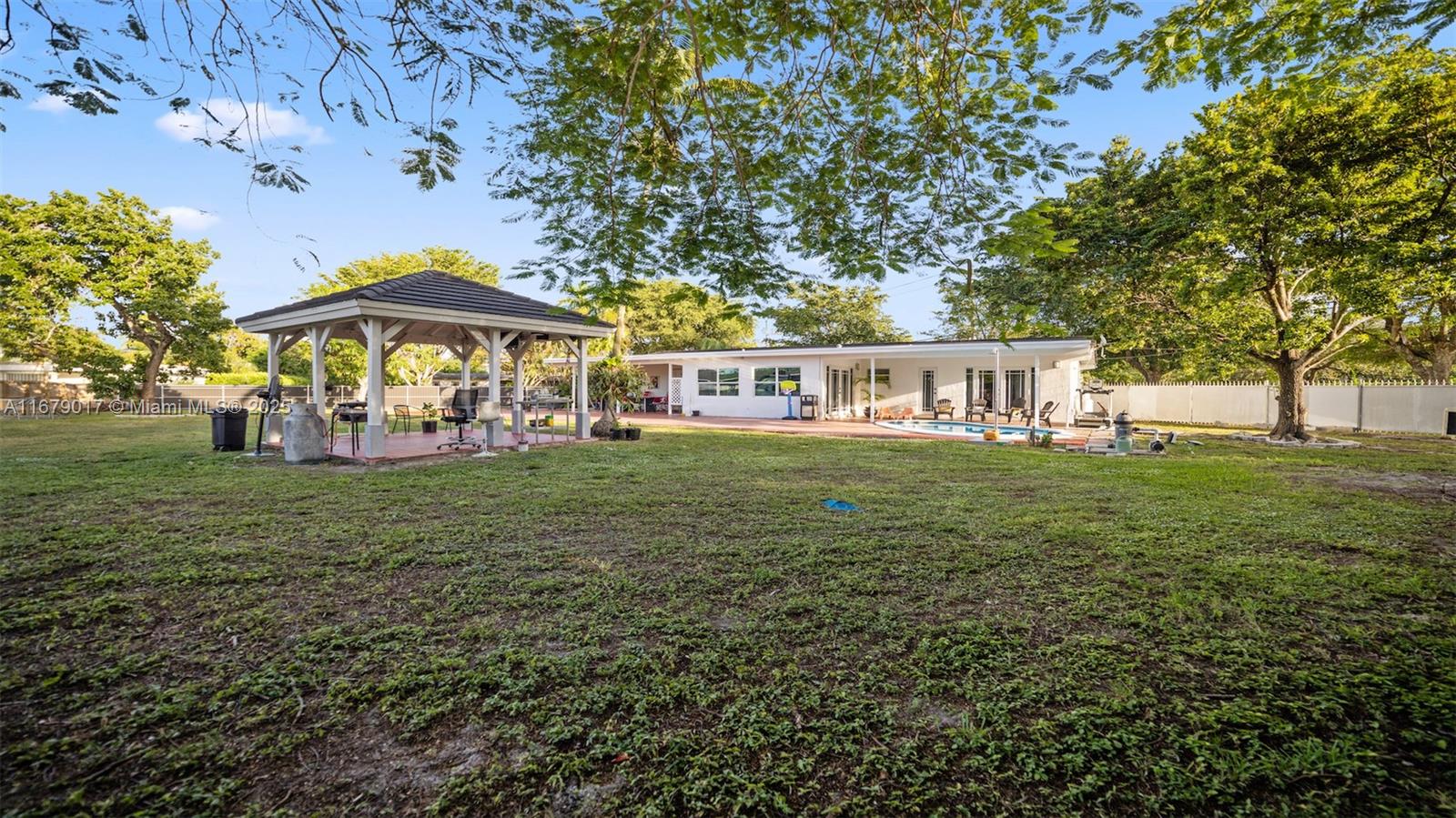 CARIBBEAN ESTATES - Residential