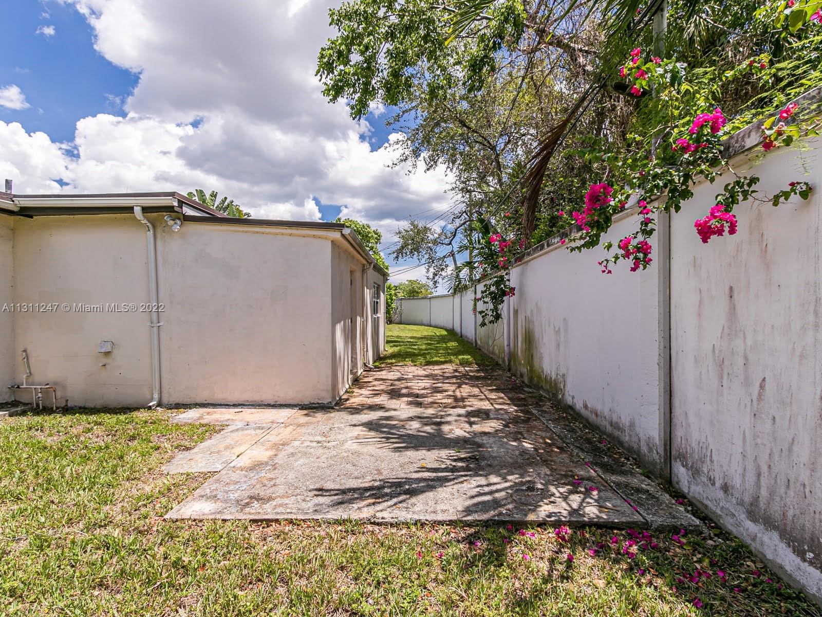 PICKWICK LAKE ESTATES SEC - Residential Lease