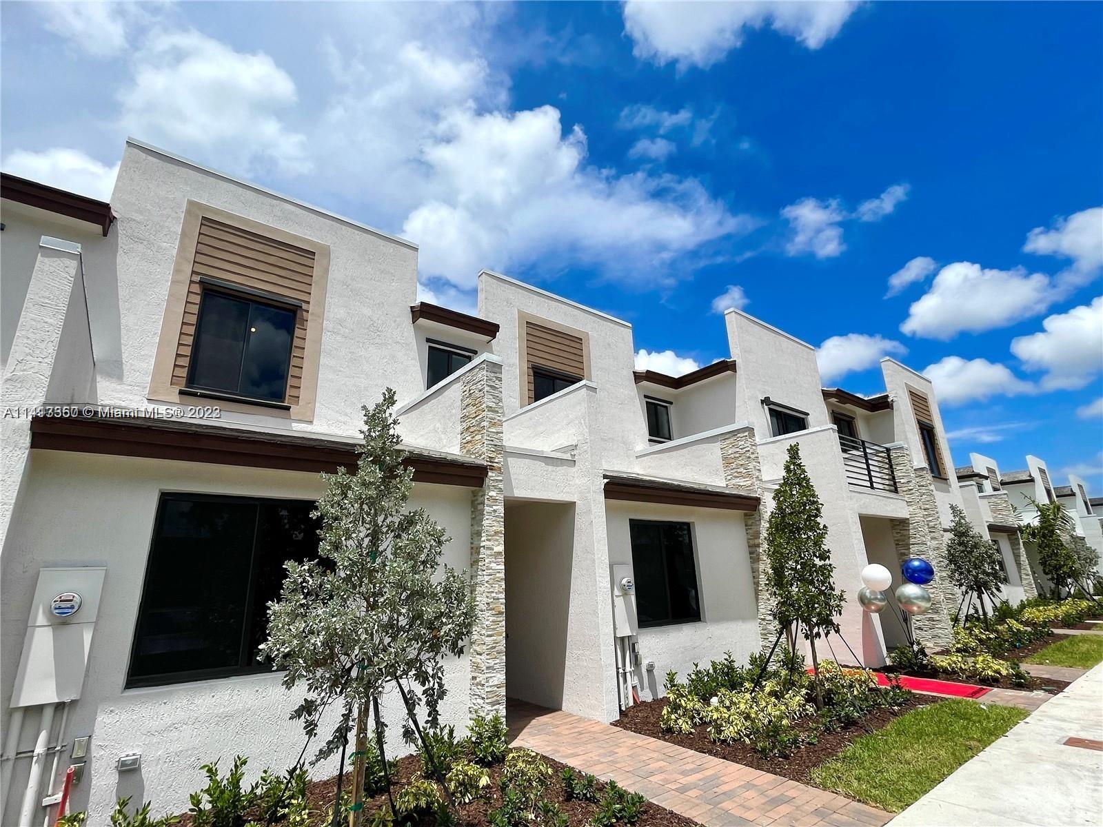 VIA VENTURA NEIGHBORHOOD - Residential