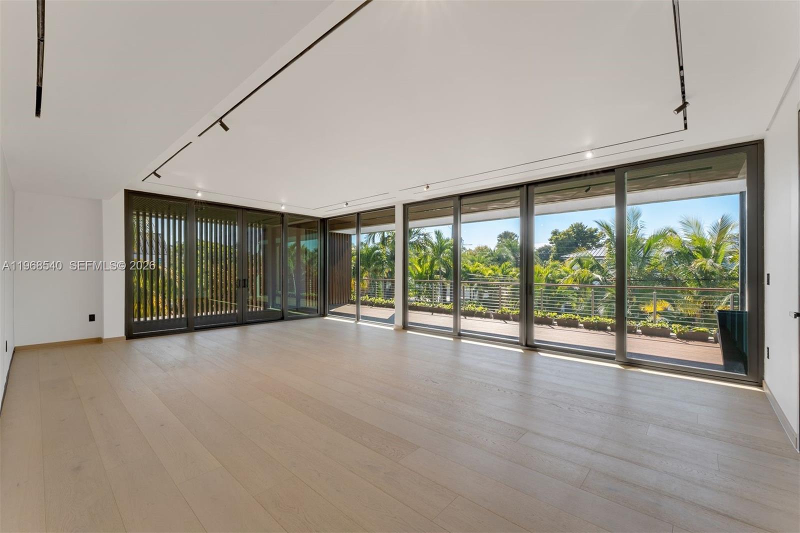 GROVES EXTENSION - Residential