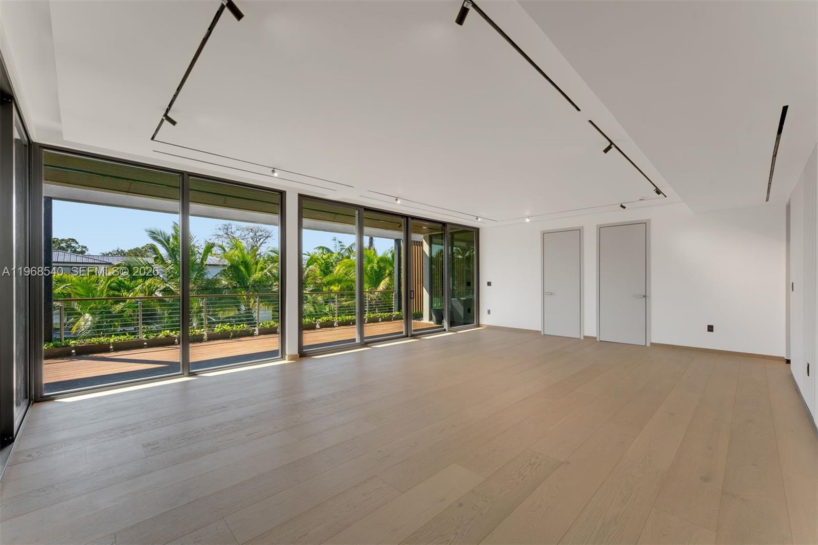 GROVES EXTENSION - Residential