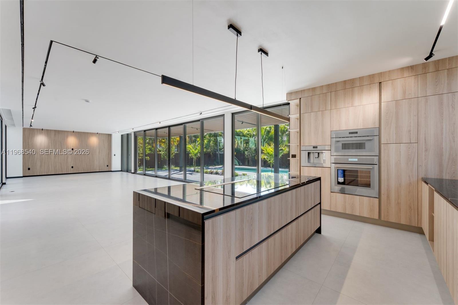 GROVES EXTENSION - Residential