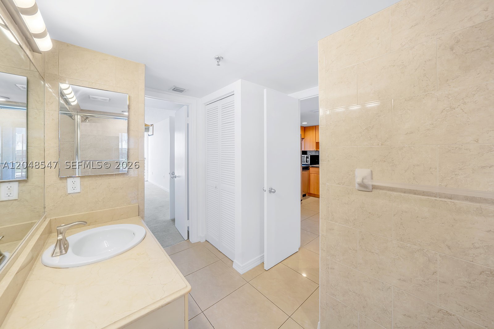 CORAL PALMS CONDO - Residential Lease