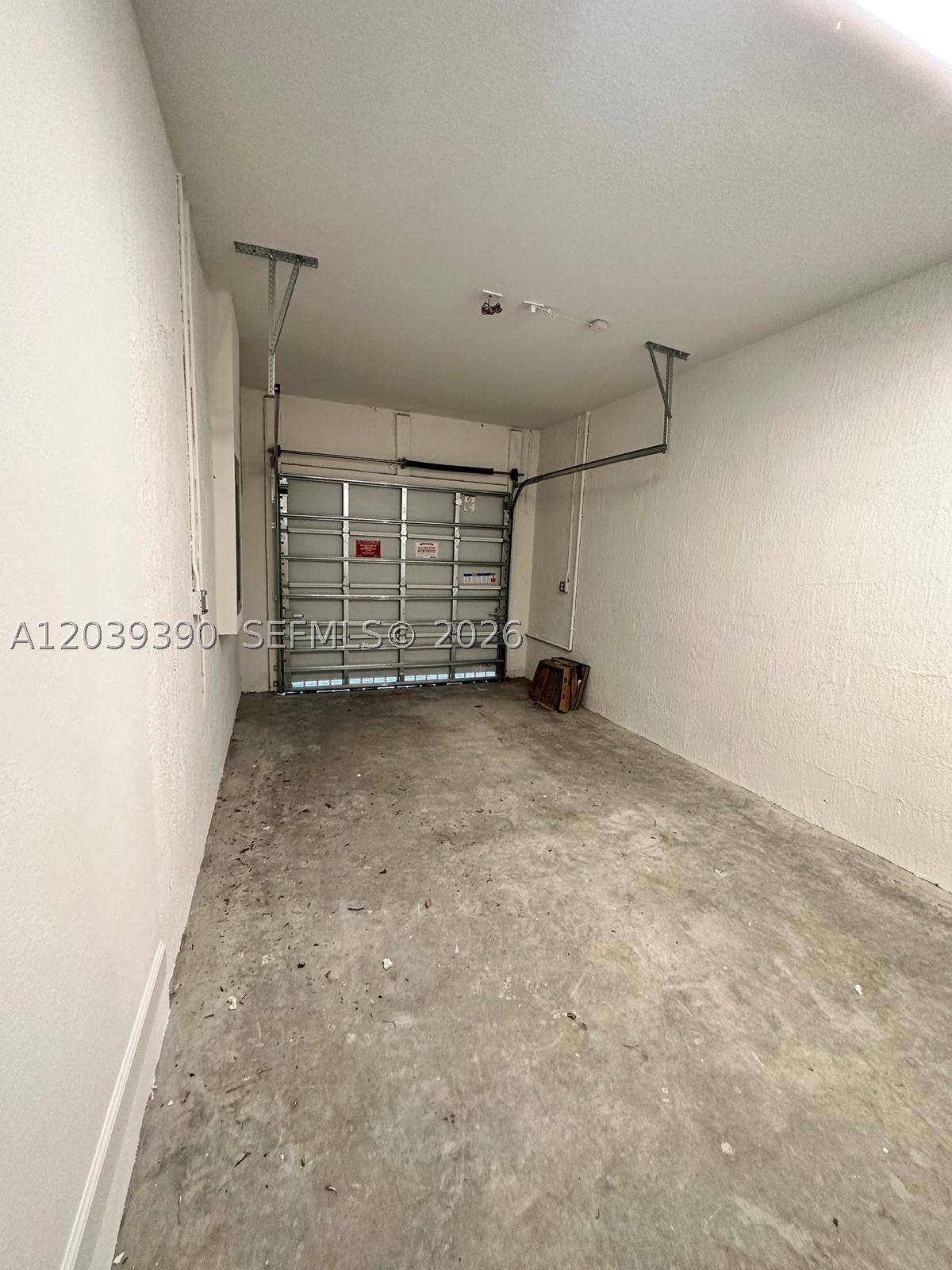 WYNDHAM LAKES PLAZA - Residential