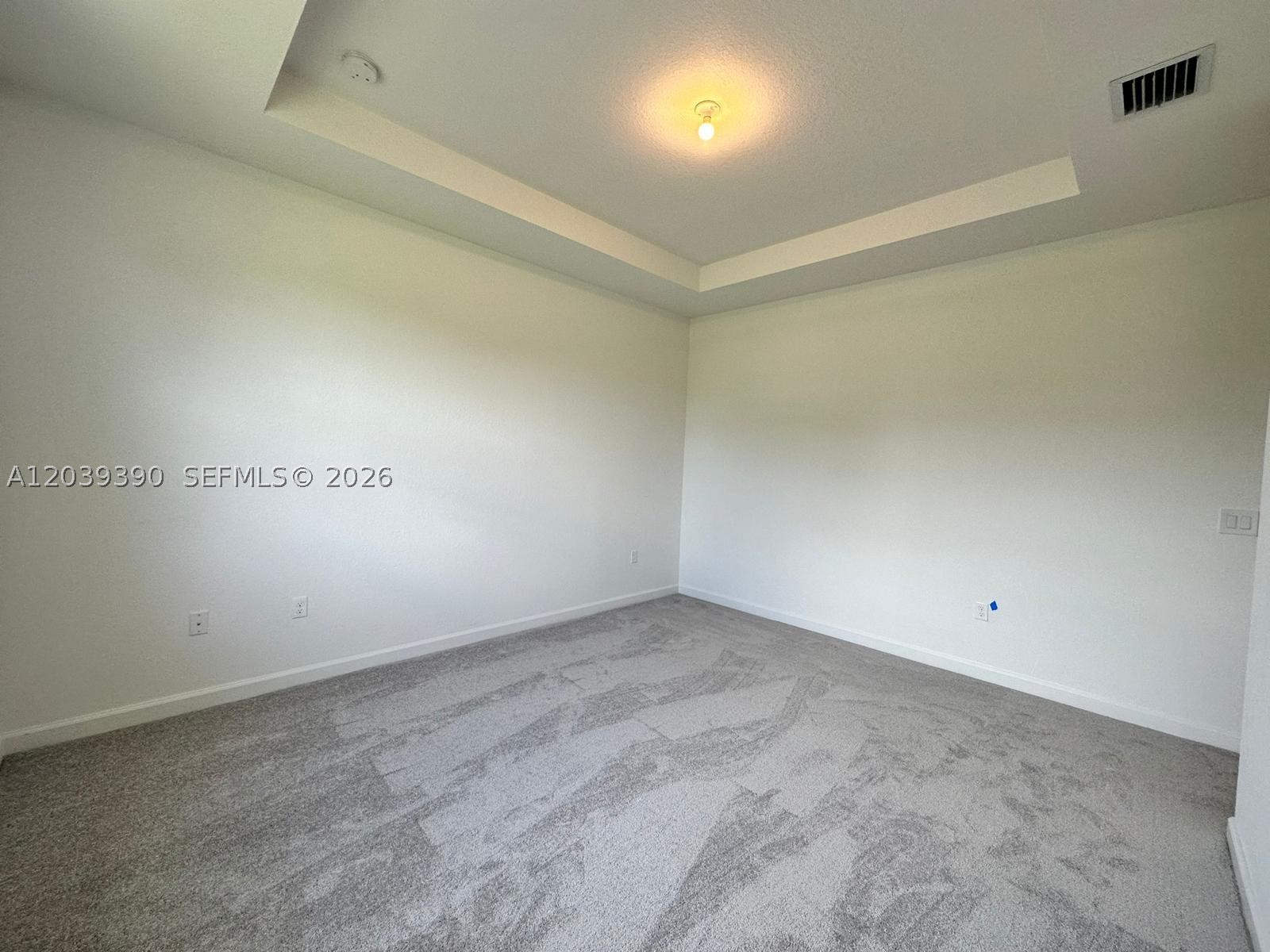 WYNDHAM LAKES PLAZA - Residential