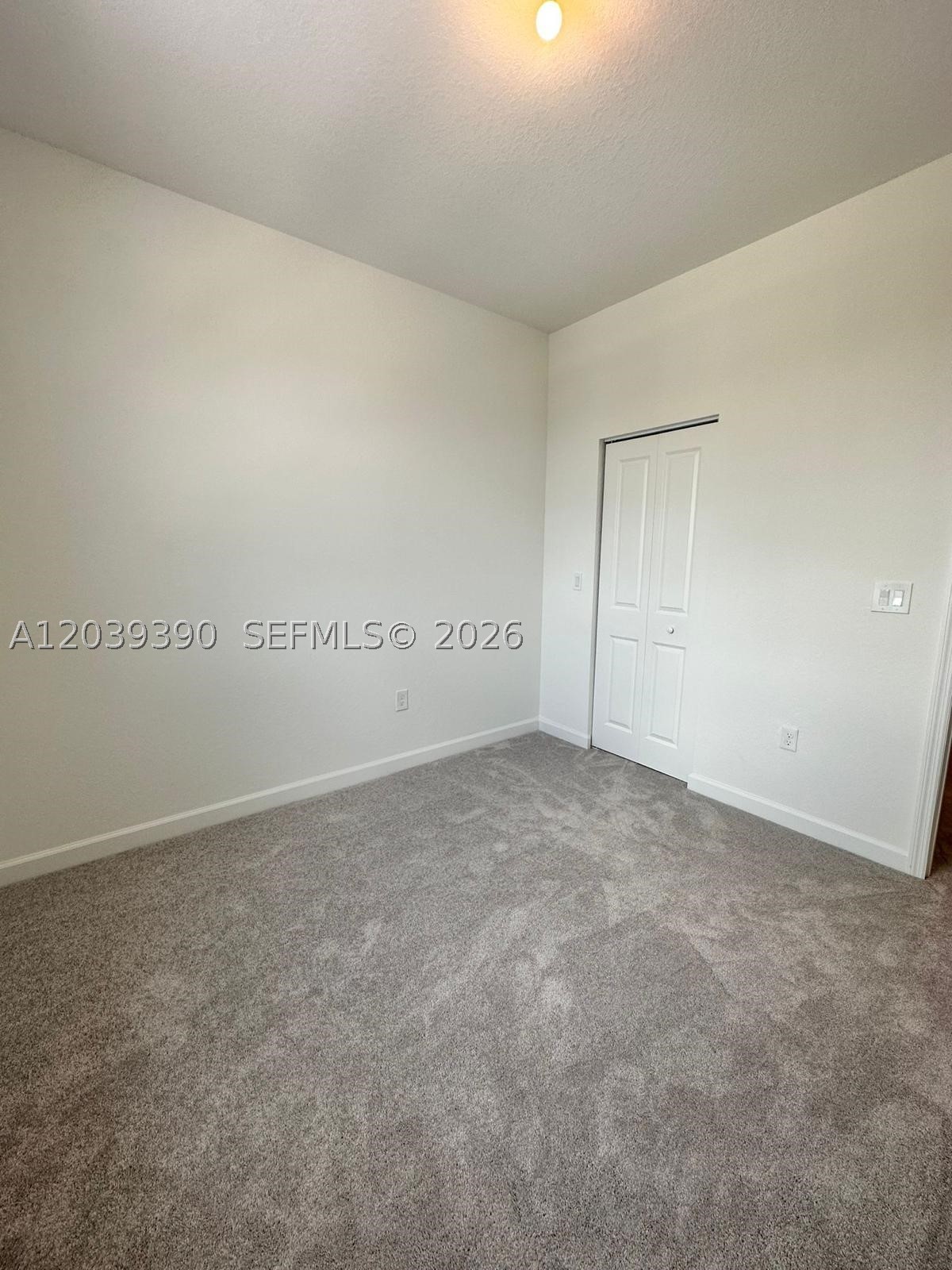 WYNDHAM LAKES PLAZA - Residential